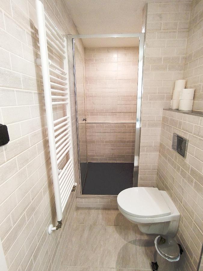 Villa U Areny オストラヴァ エクステリア 写真